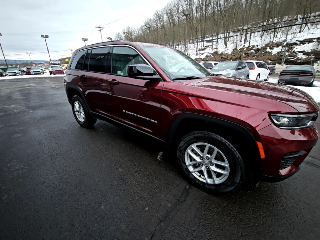 New 2026 Jeep Grand Cherokee Laredo Sport Utility