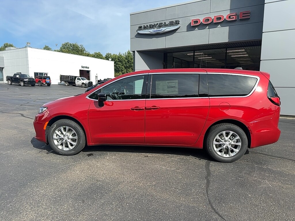 New 2026 Chrysler Pacifica Select Passenger Van