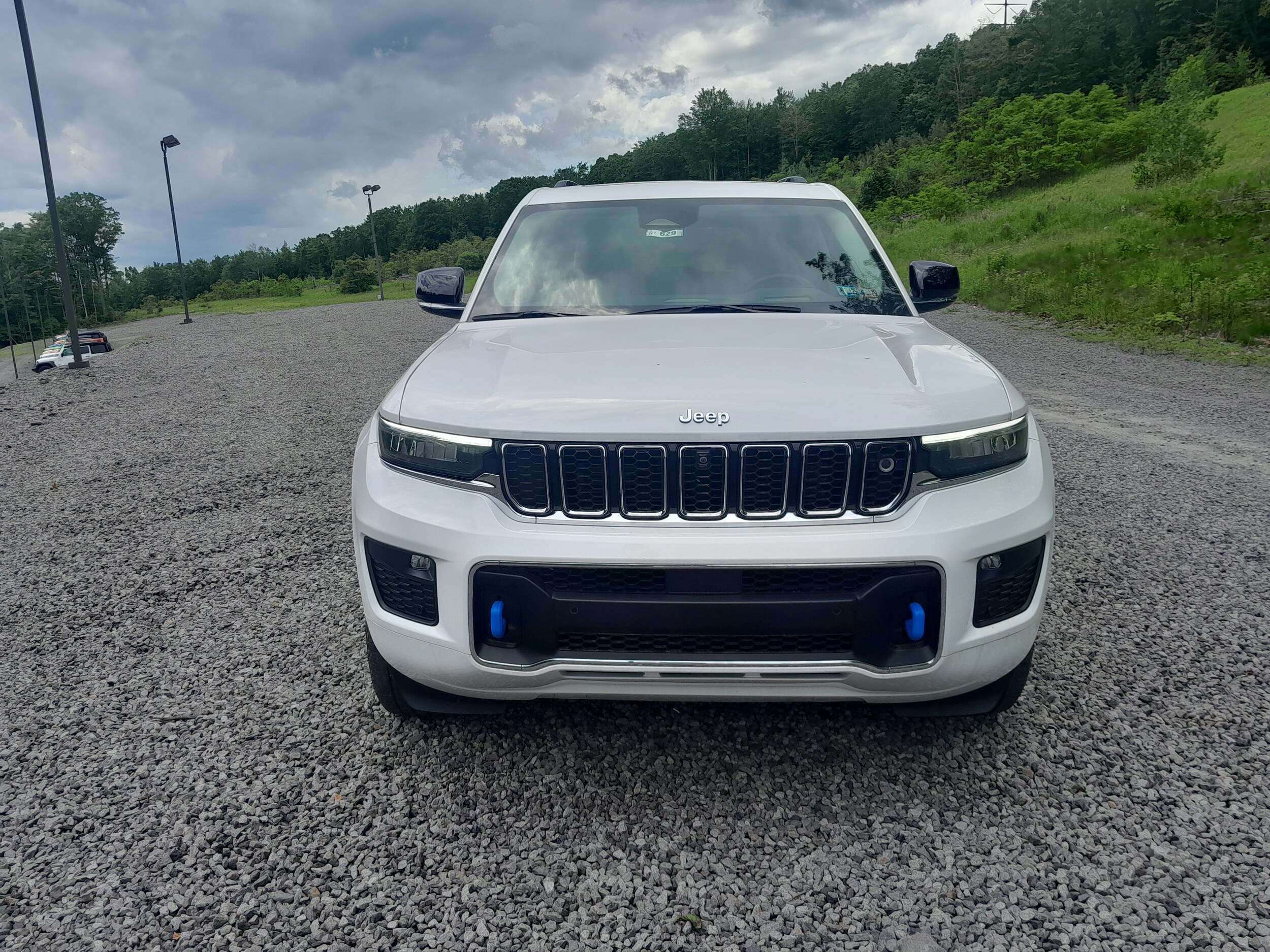 2022 Jeep Grand Cherokee 4xe Overland photo 2