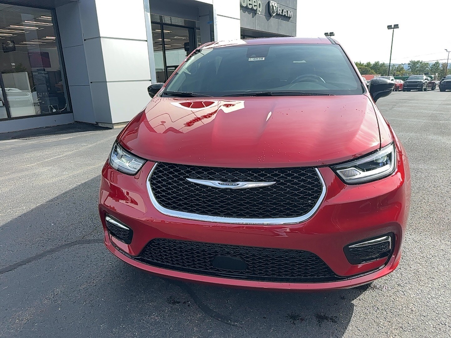 2026 Chrysler Pacifica photo 2