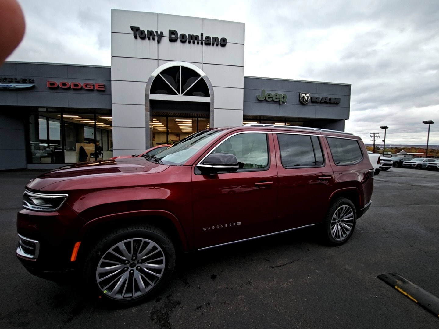 2025 Jeep Wagoneer Series II's photo