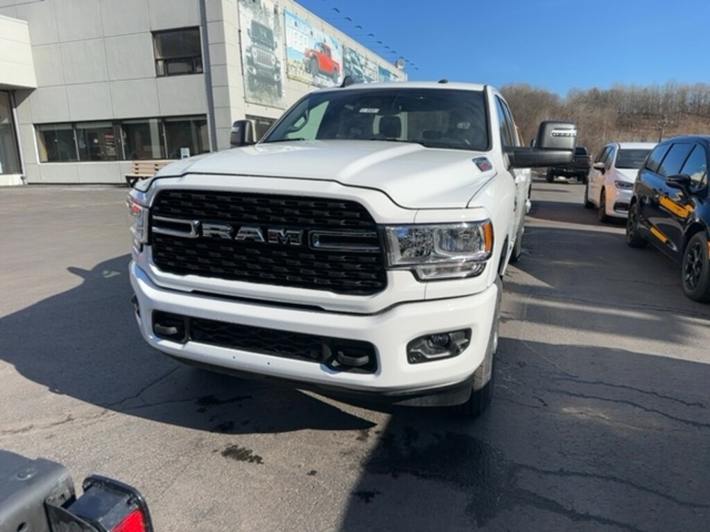 New 2024 Ram 3500 BIG HORN CREW CAB 4X4 8' BOX For Sale Cobleskill NY