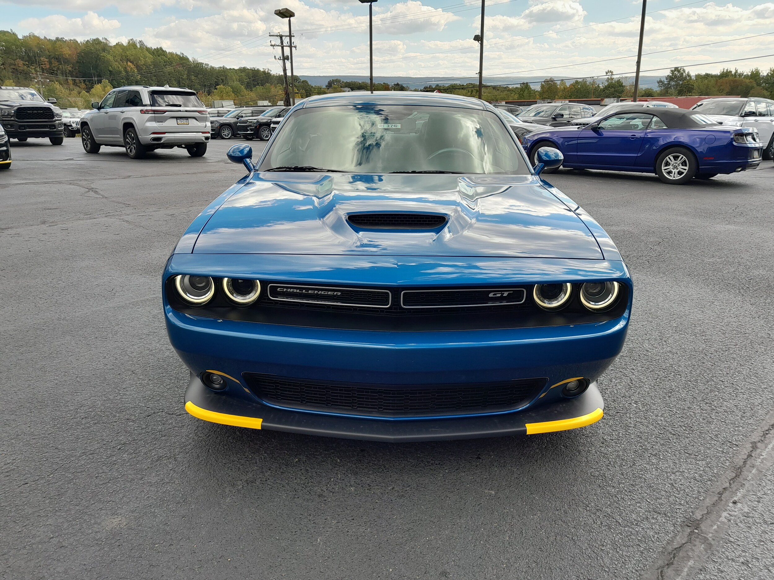 2023 Dodge Challenger GT photo 2