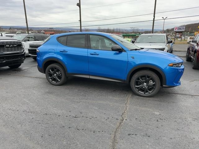 2024 Dodge Hornet GT photo 2