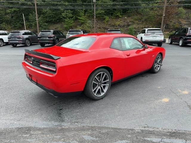 2023 Dodge Challenger R/T photo 4