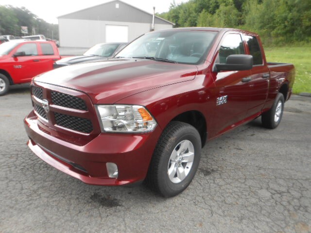 2018 ram 1500 express quad cab 4x4