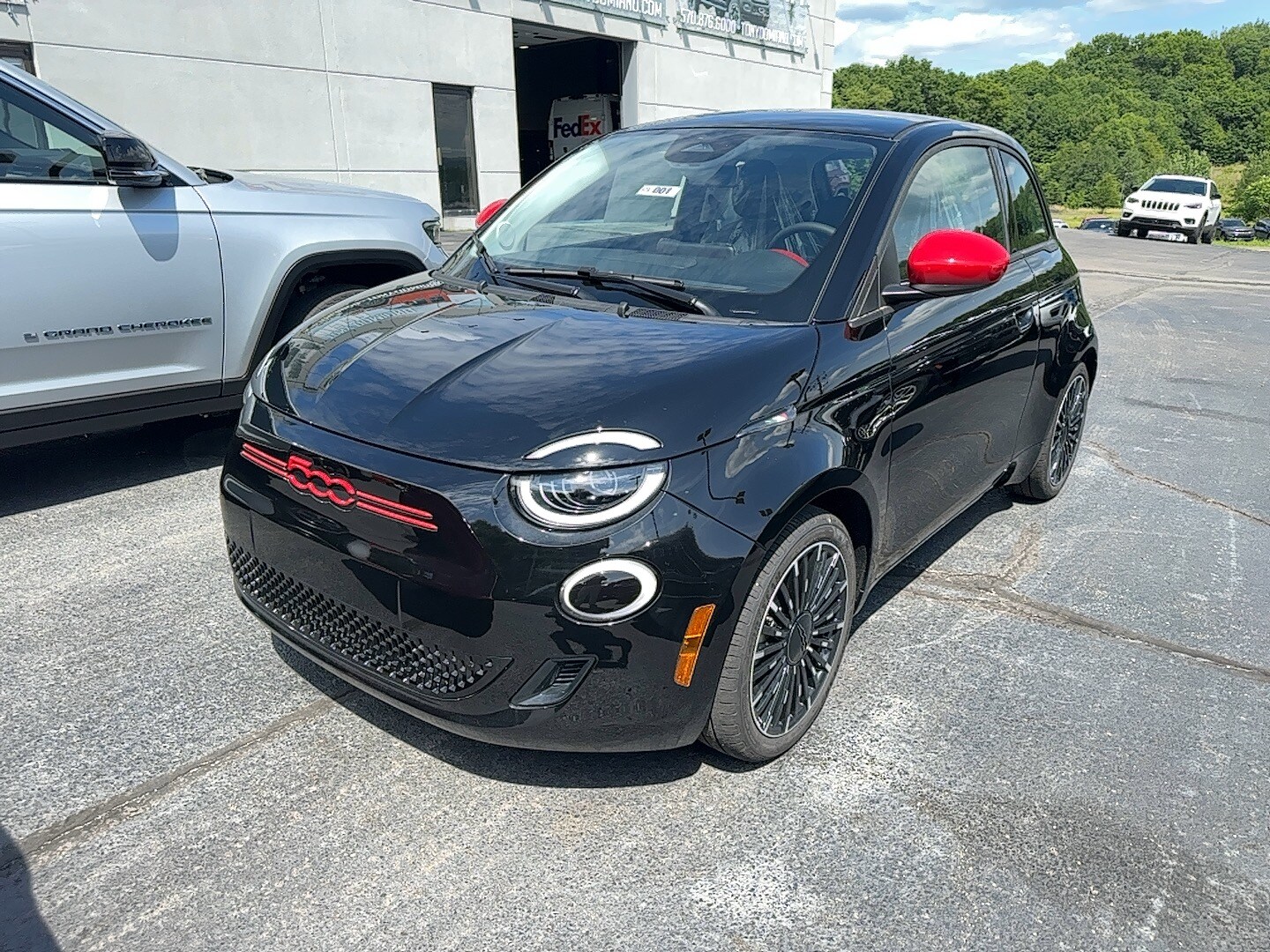 2024 Fiat 500e Red photo 3