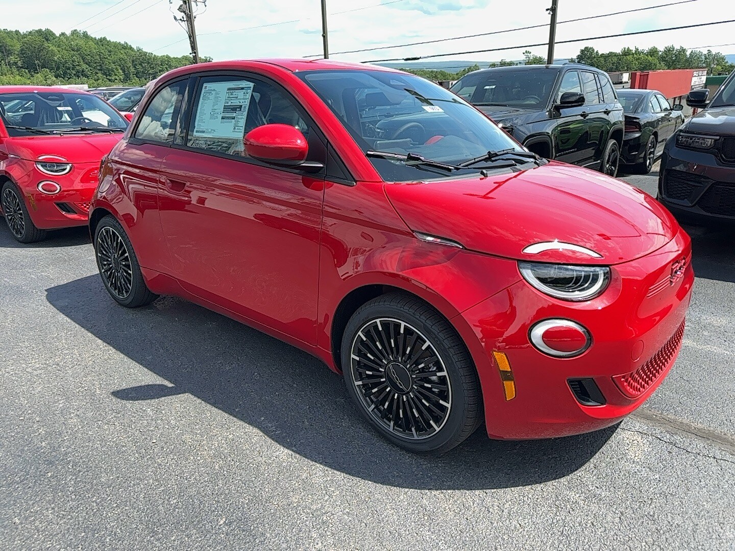 2024 Fiat 500e Red photo 4