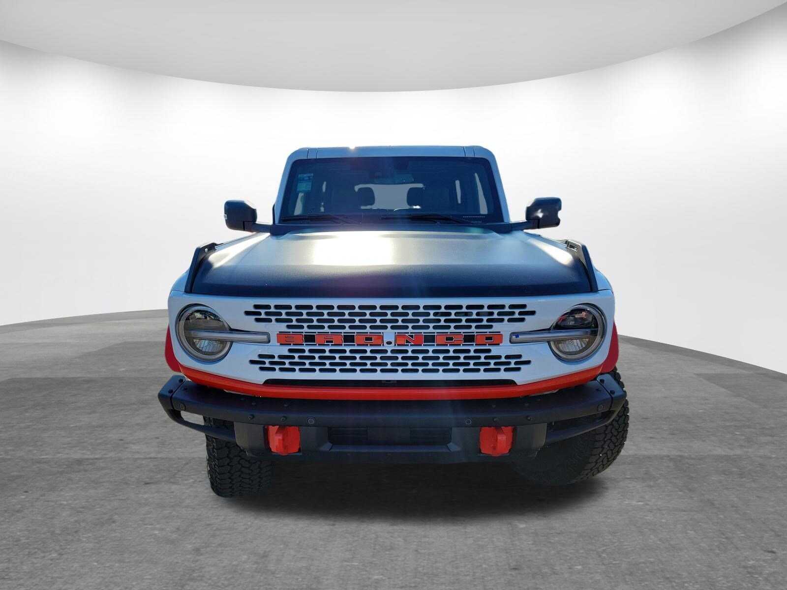 2025 Ford Bronco First Edition photo 2