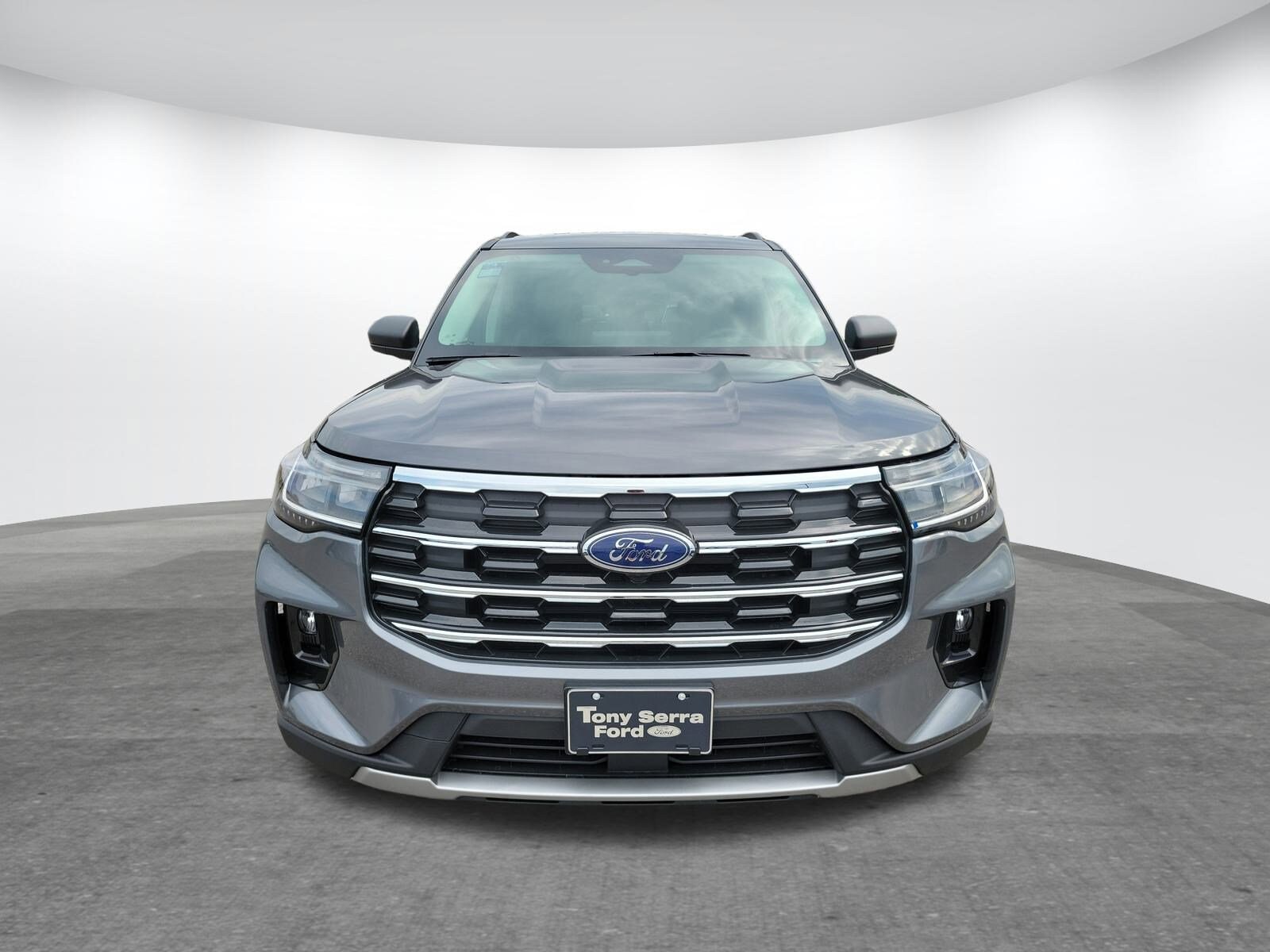 2025 Ford Explorer photo 2