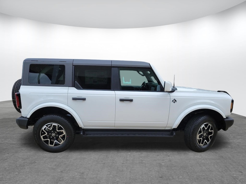 New 2026 Ford Bronco Outer Banks SUV