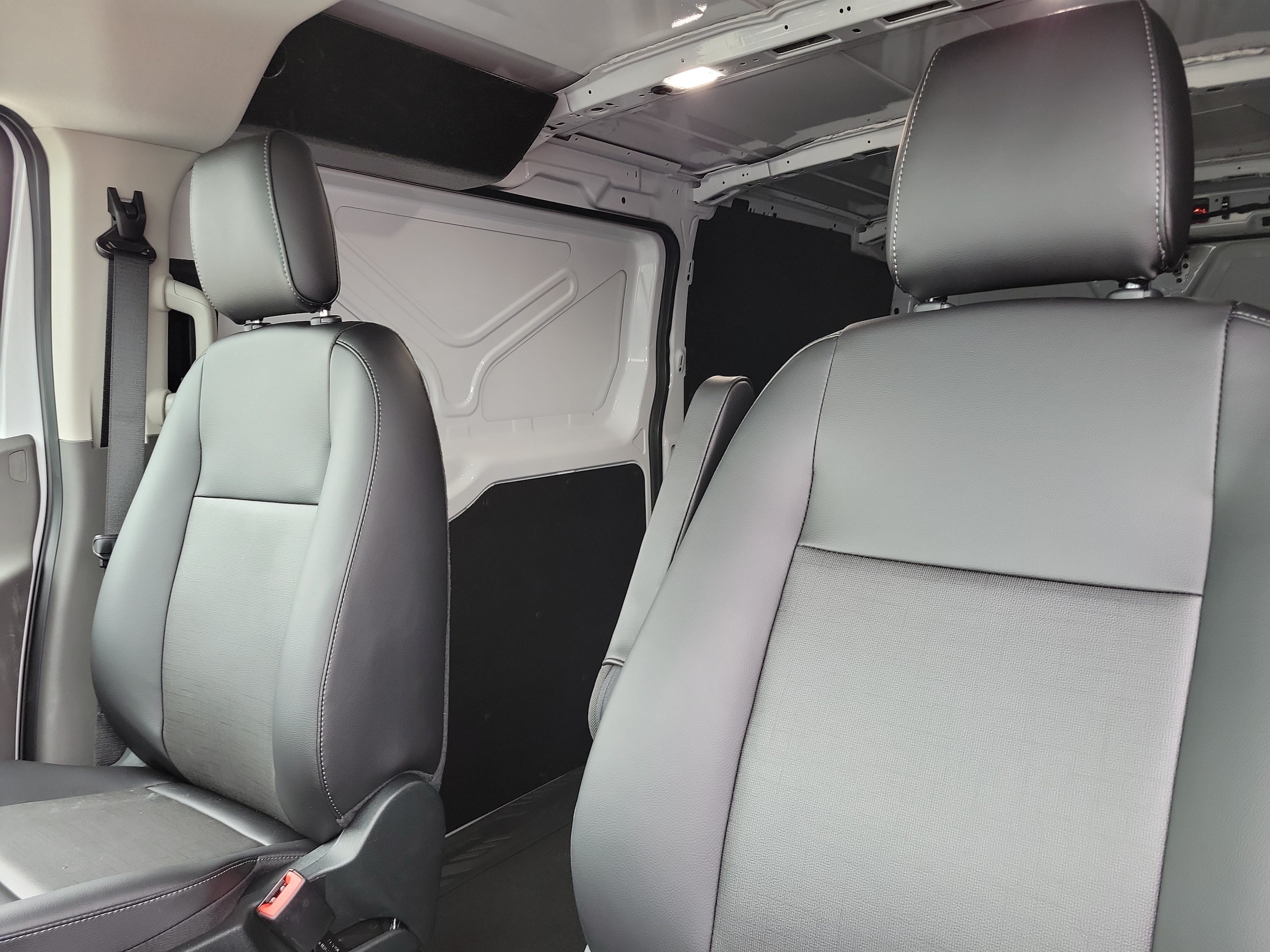 2025 Ford Transit Van Base - Photo 16