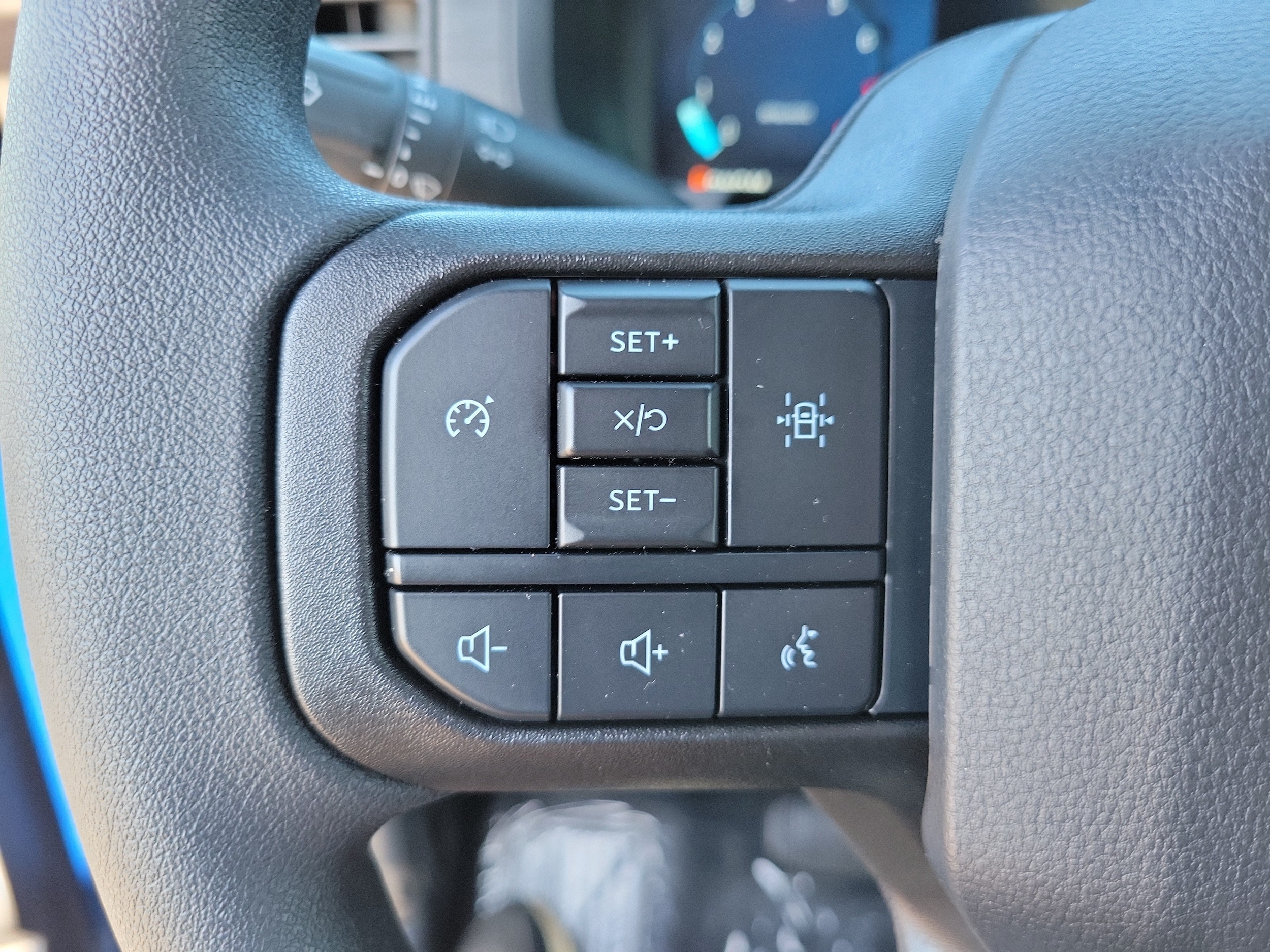2025 Ford F-150 STX - Photo 28