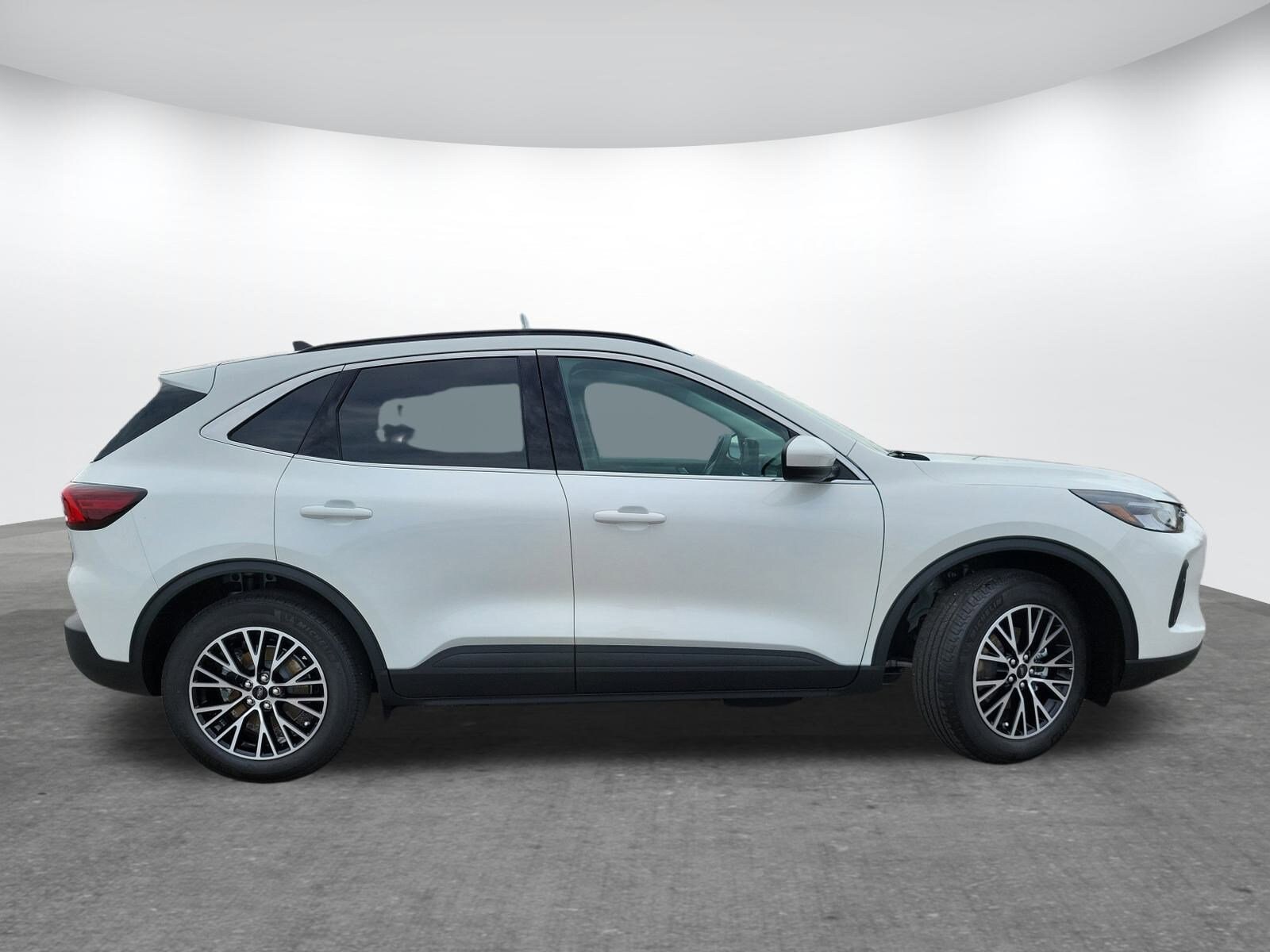 2025 Ford Escape photo 4