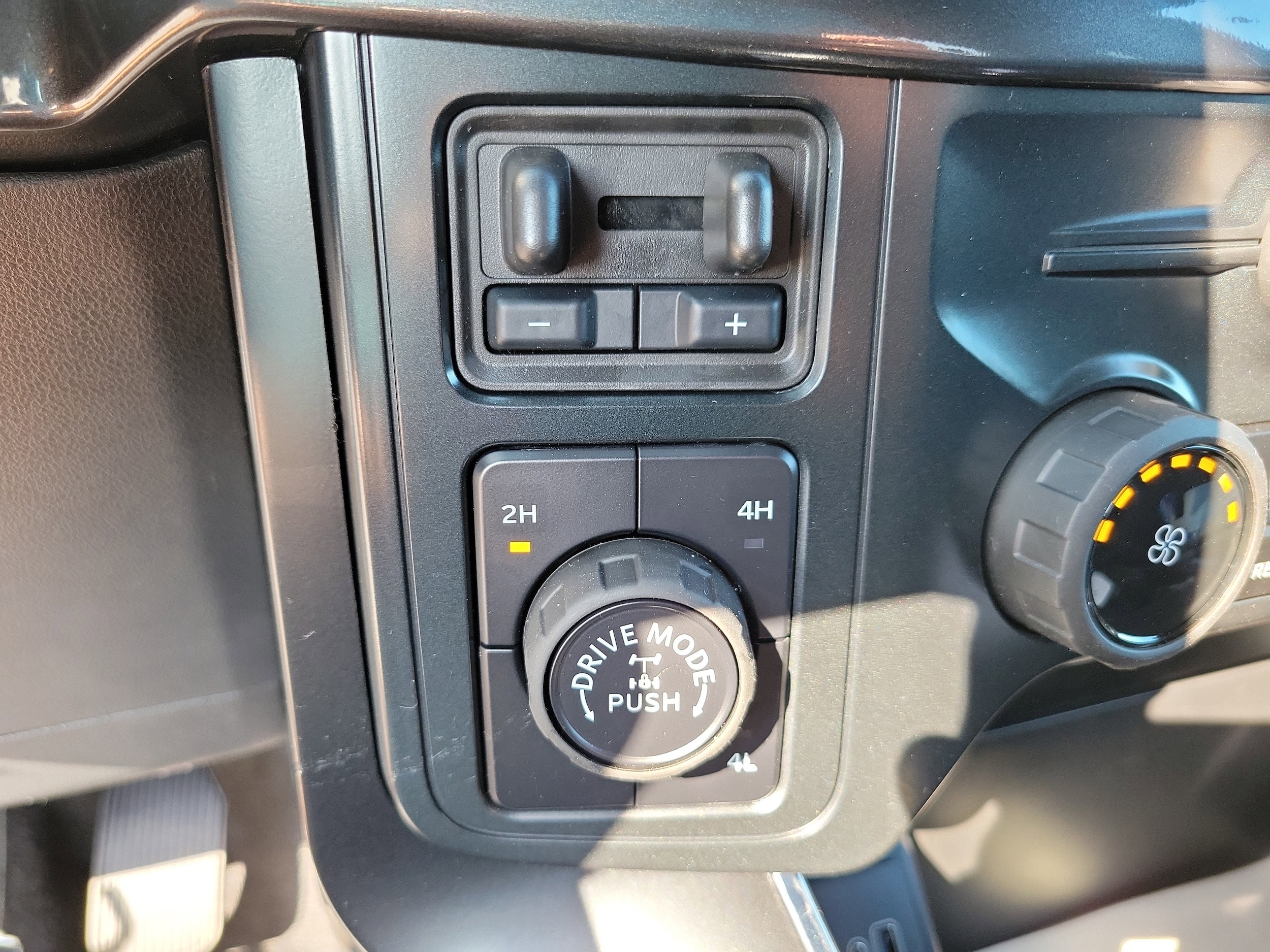 2025 Ford F-150 STX - Photo 25