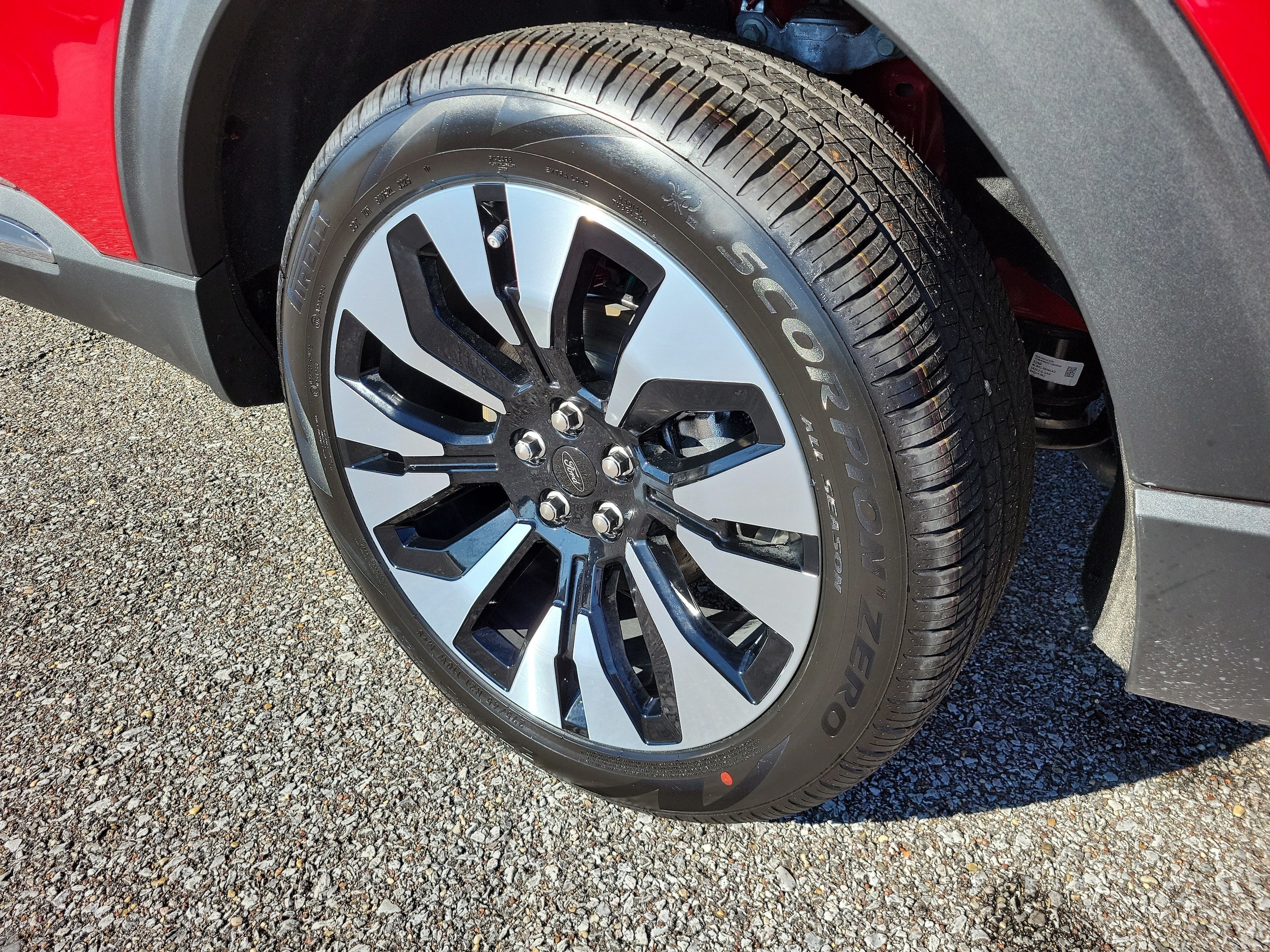 2026 Ford Explorer Platinum - Photo 8