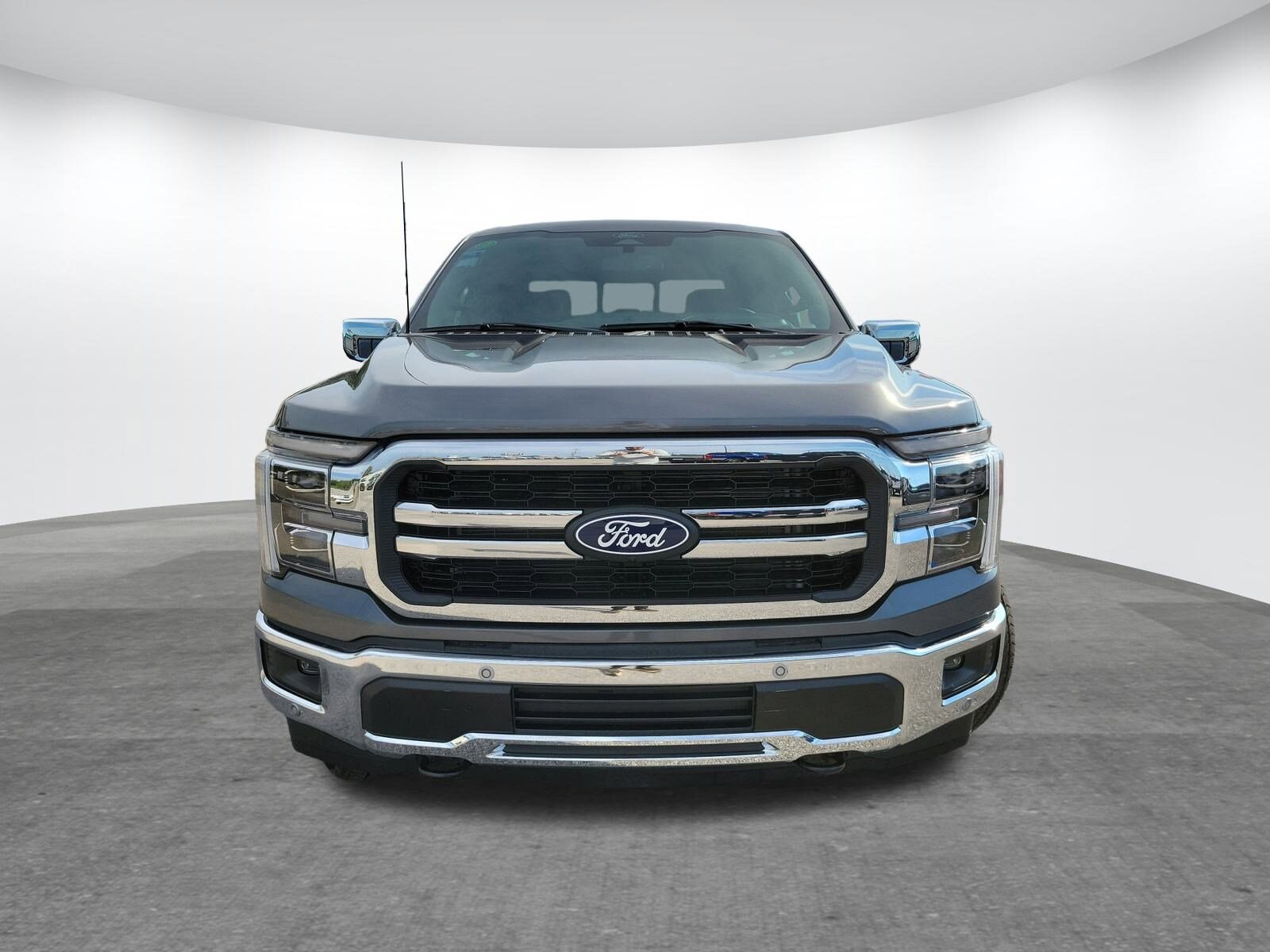 2025 Ford F-150 Lariat photo 2