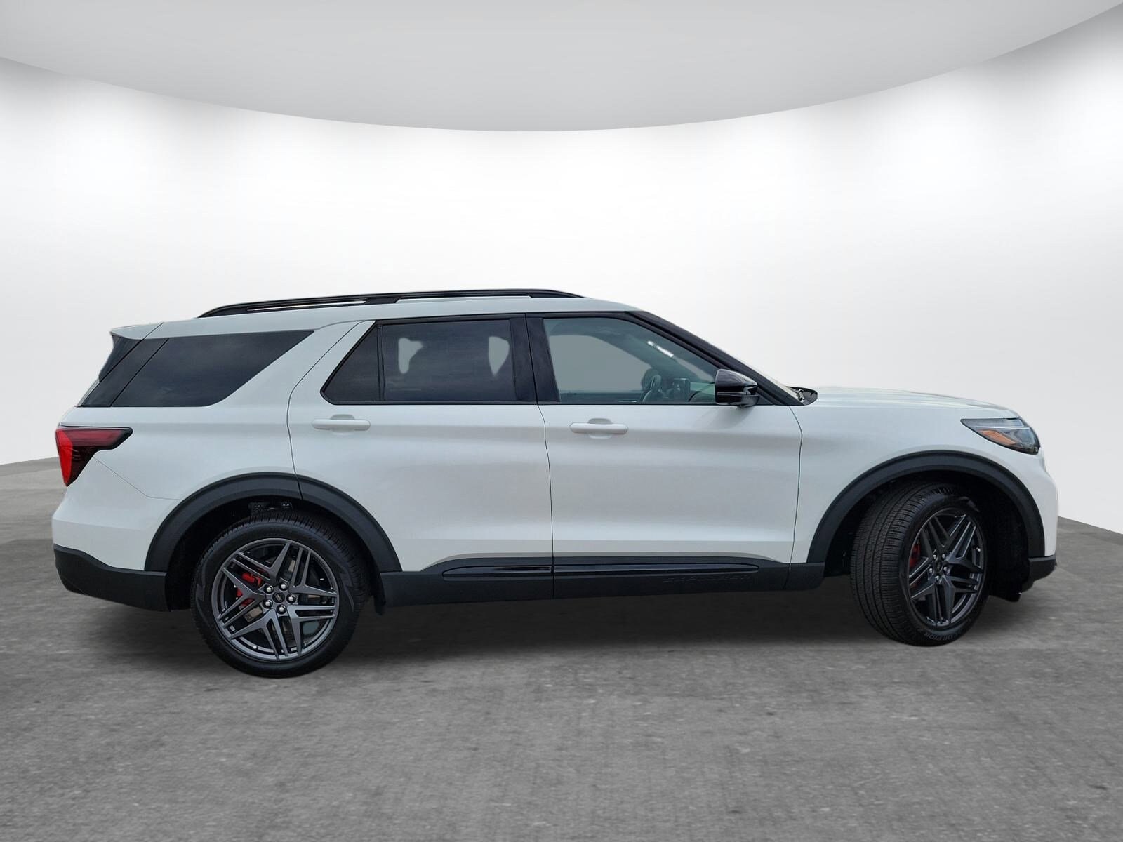 2025 Ford Explorer ST photo 4