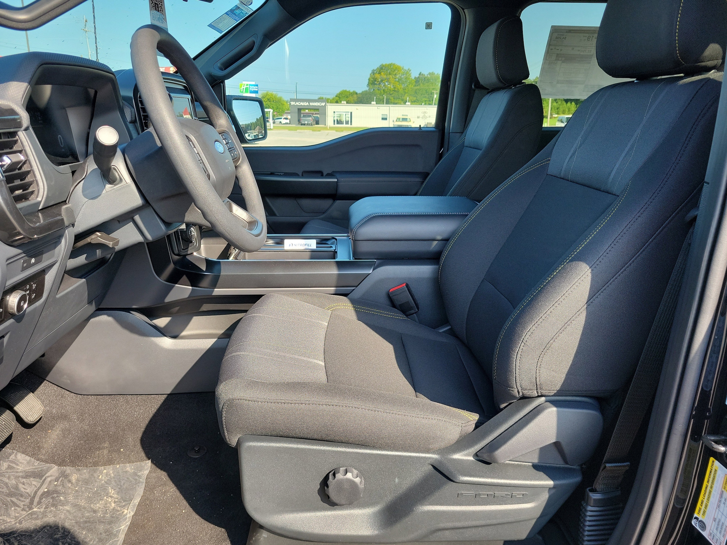 2025 Ford F-150 STX - Photo 12