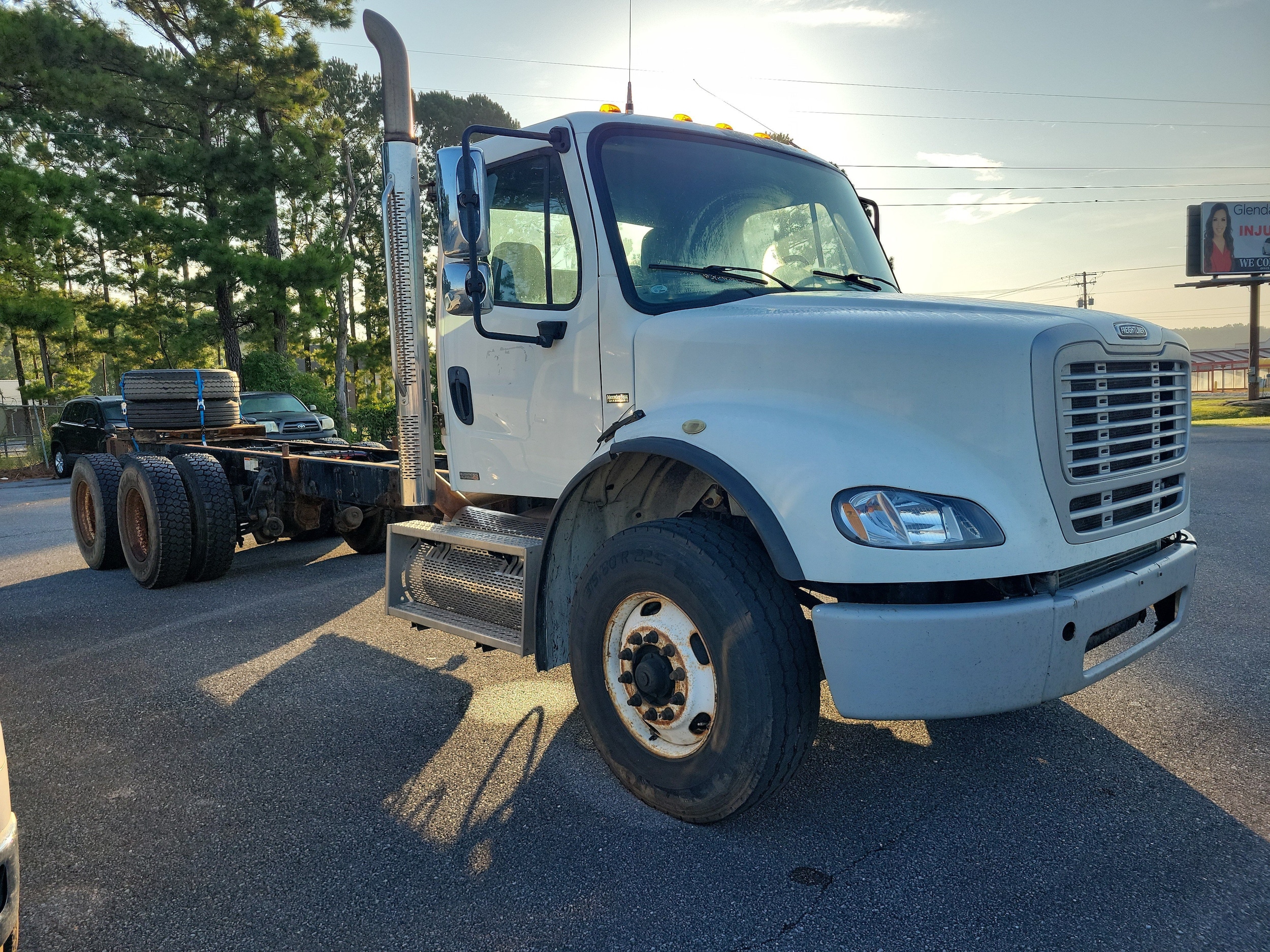 2008 Freightliner M2