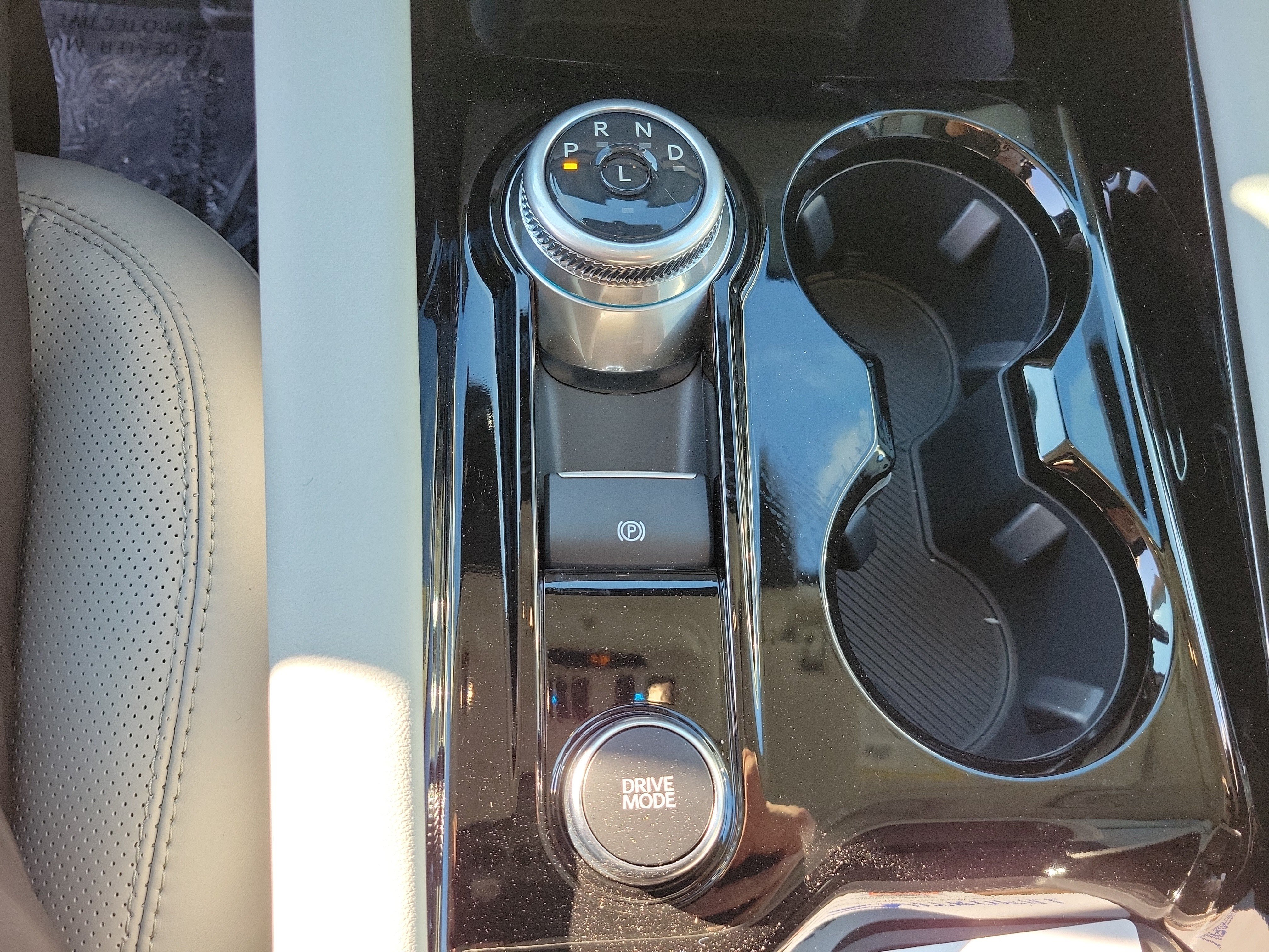 2026 Ford Explorer Platinum - Photo 26