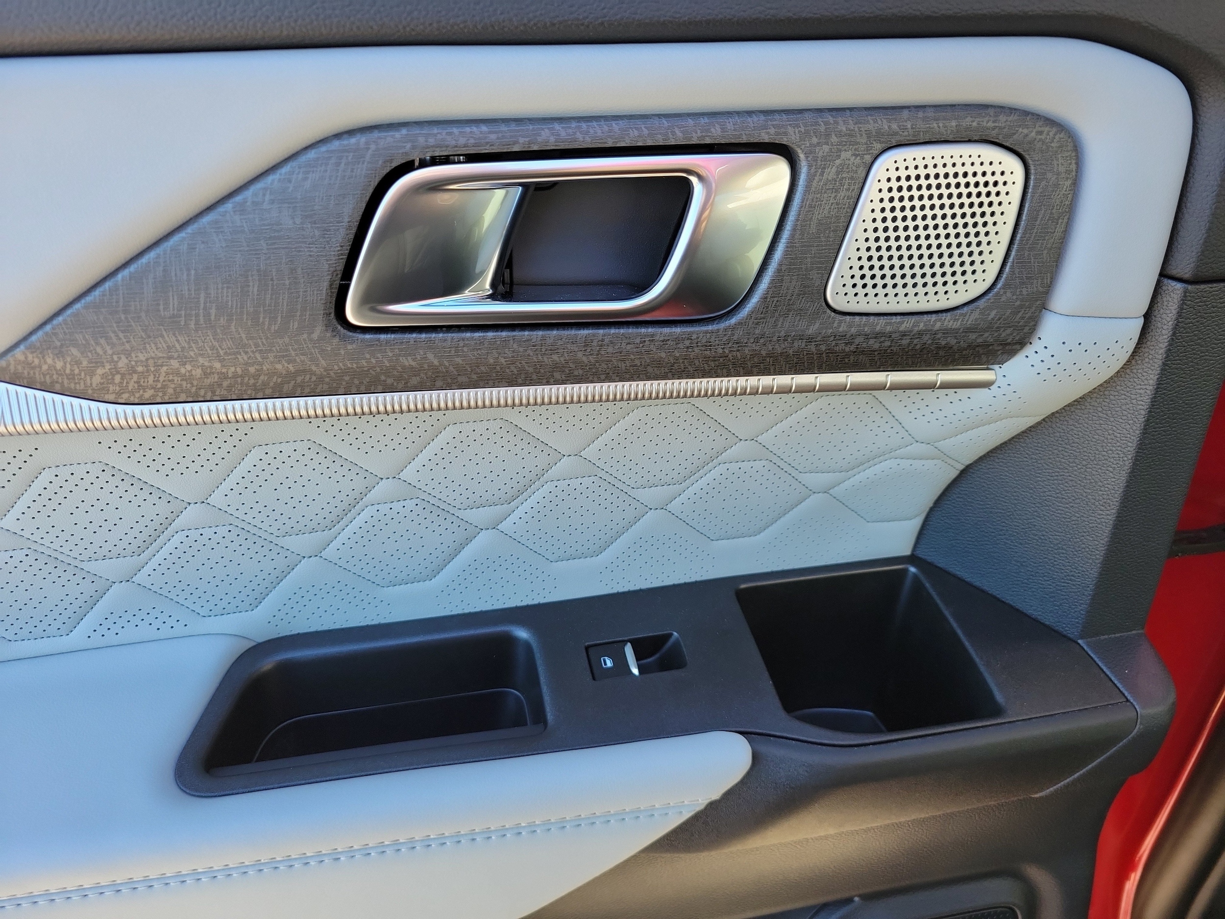 2026 Ford Explorer Platinum - Photo 21