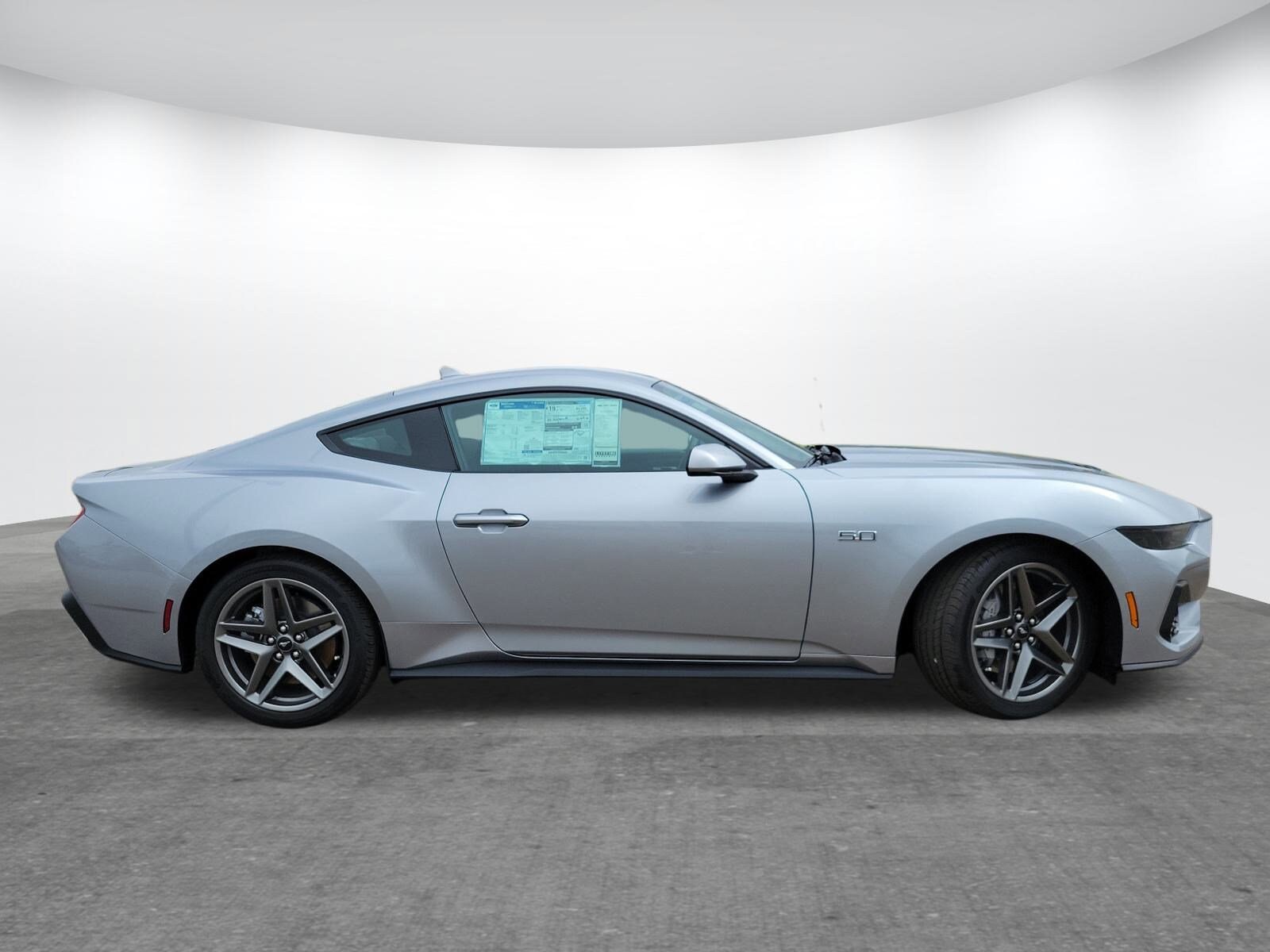 2025 Ford Mustang GT photo 3