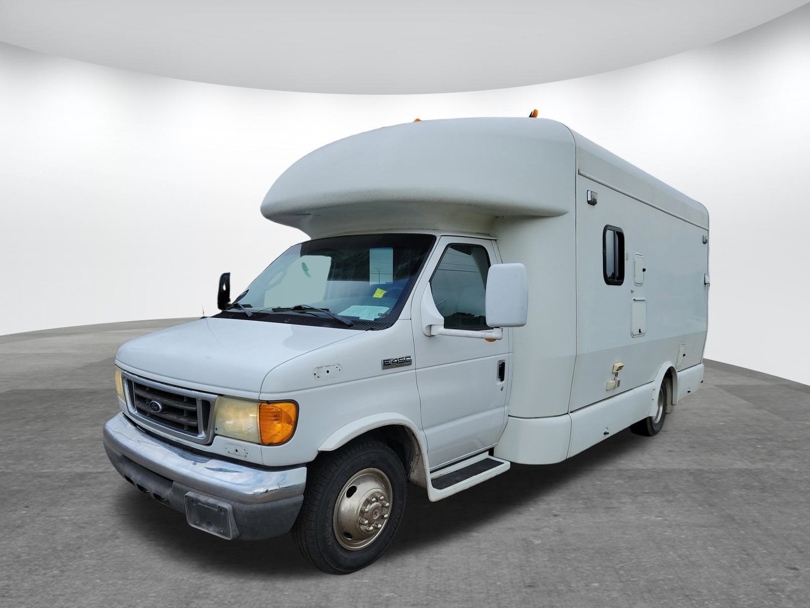 2007 Ford E-450 Cutaway photo 3