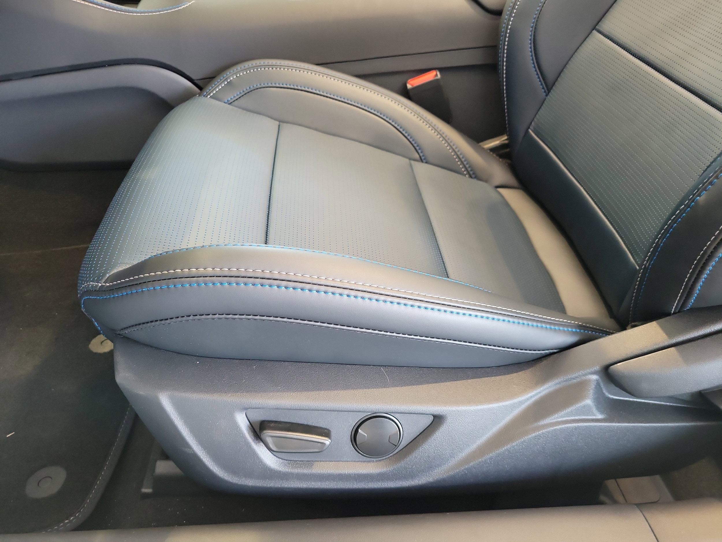 2025 Ford Mustang GT Premium Convertible - Photo 13