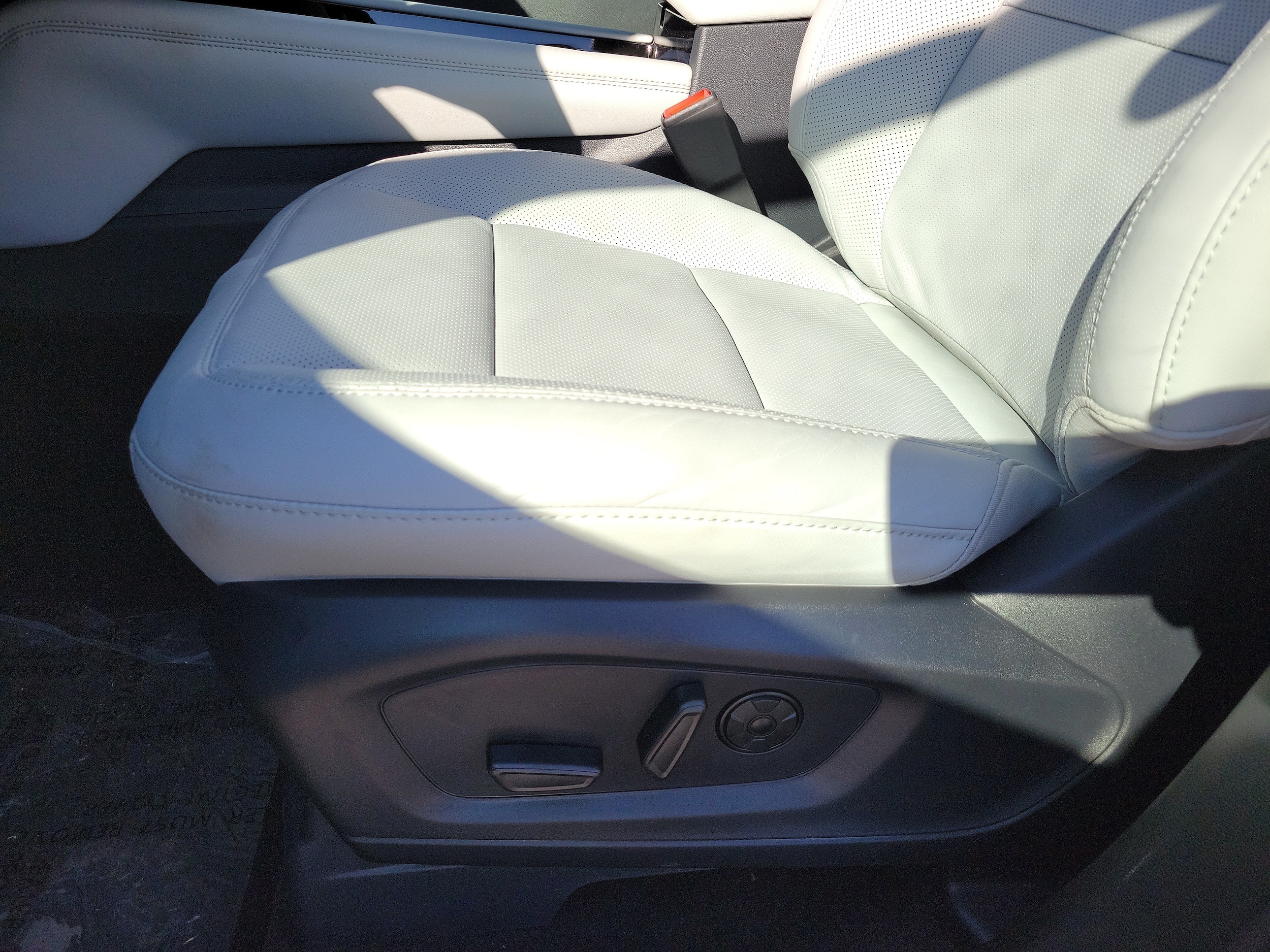 2026 Ford Explorer Platinum - Photo 14