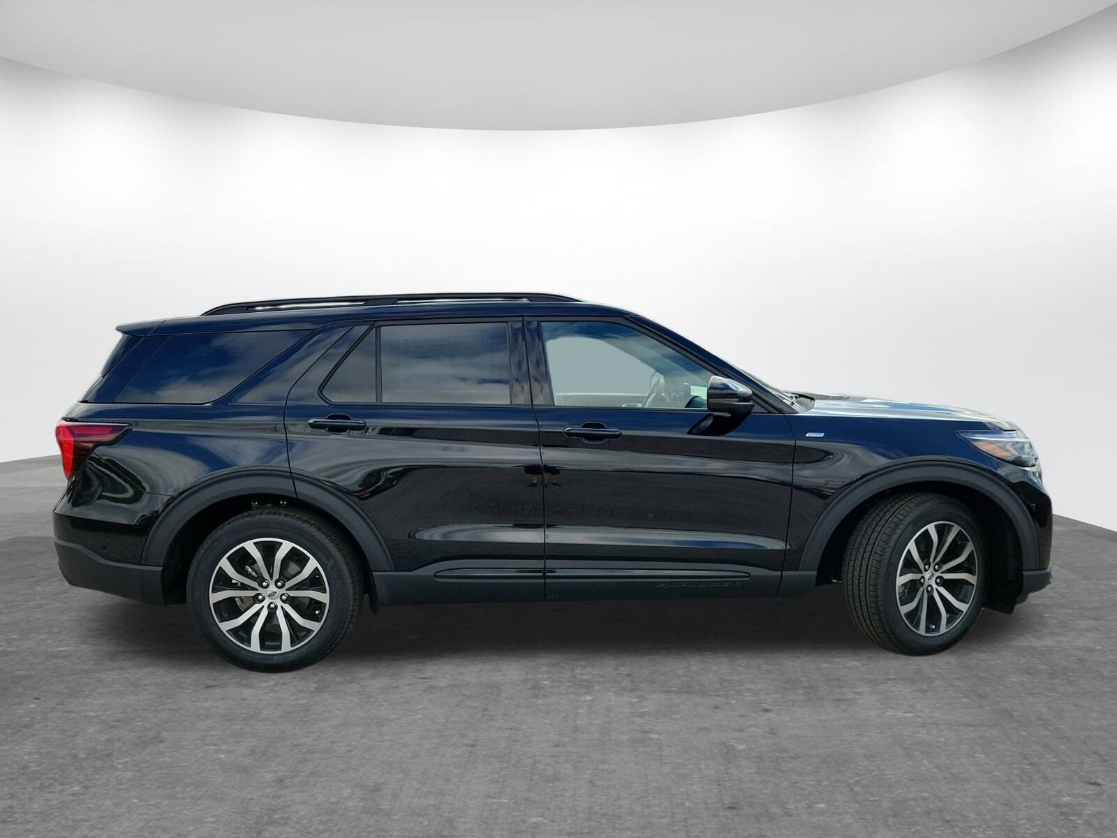 2025 Ford Explorer ST-Line photo 4