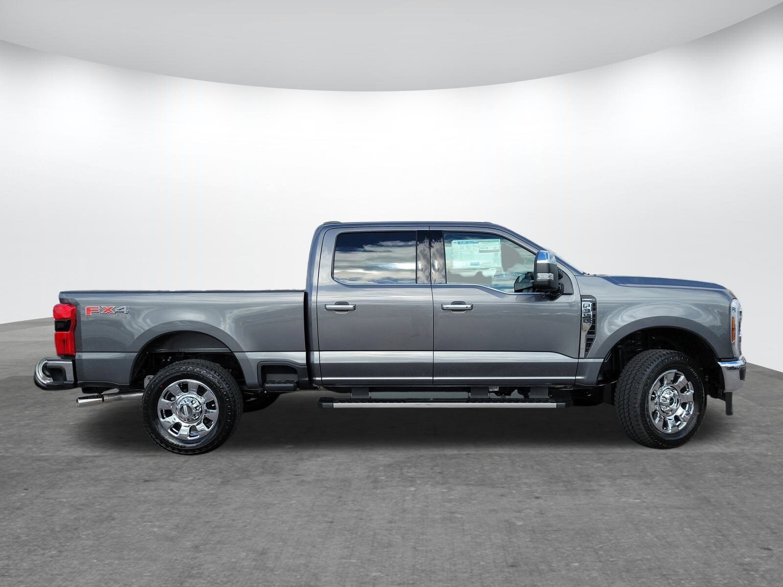 2026 Ford F-350 Lariat photo 4