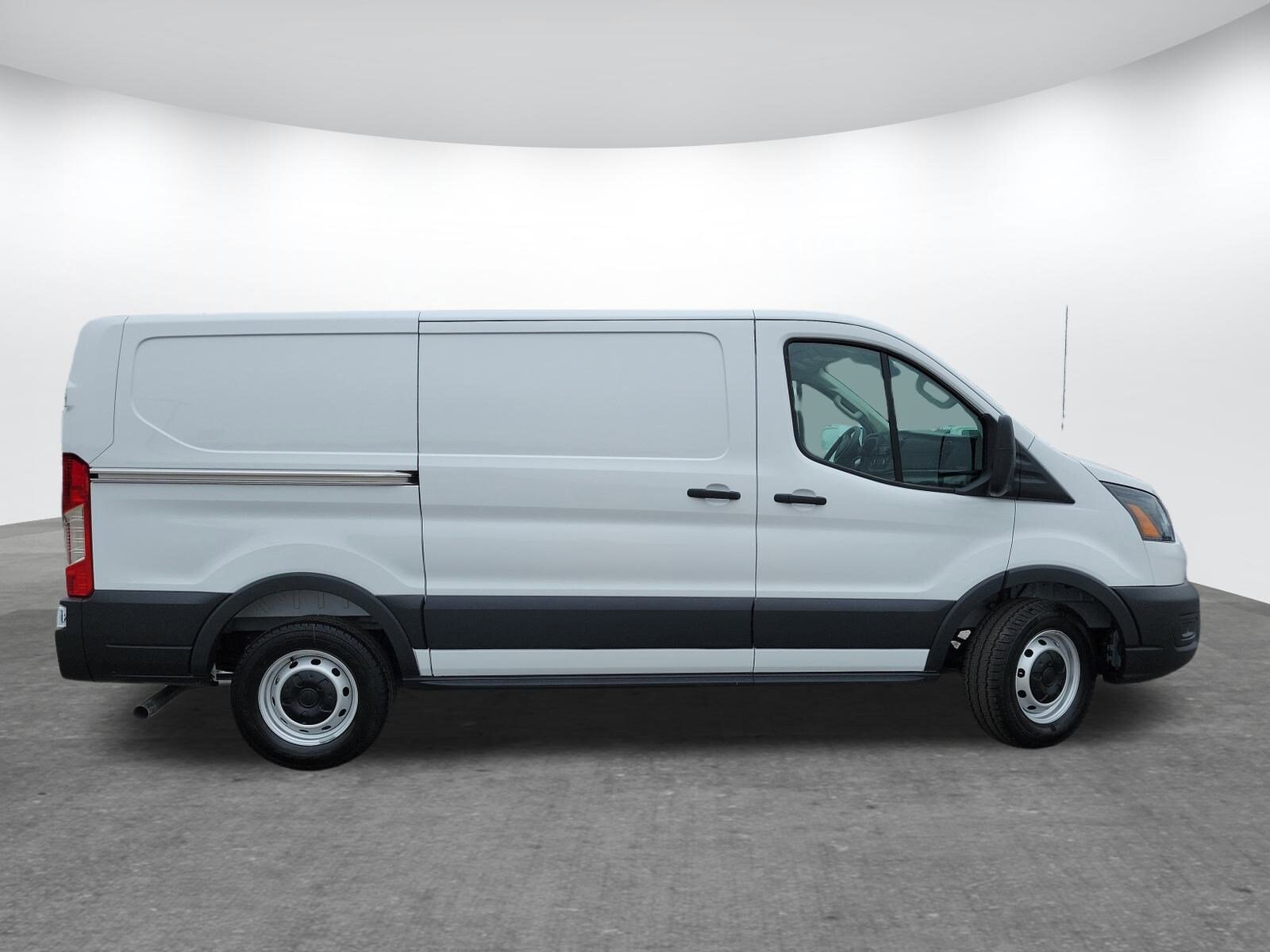 2025 Ford Transit Cargo Van photo 4
