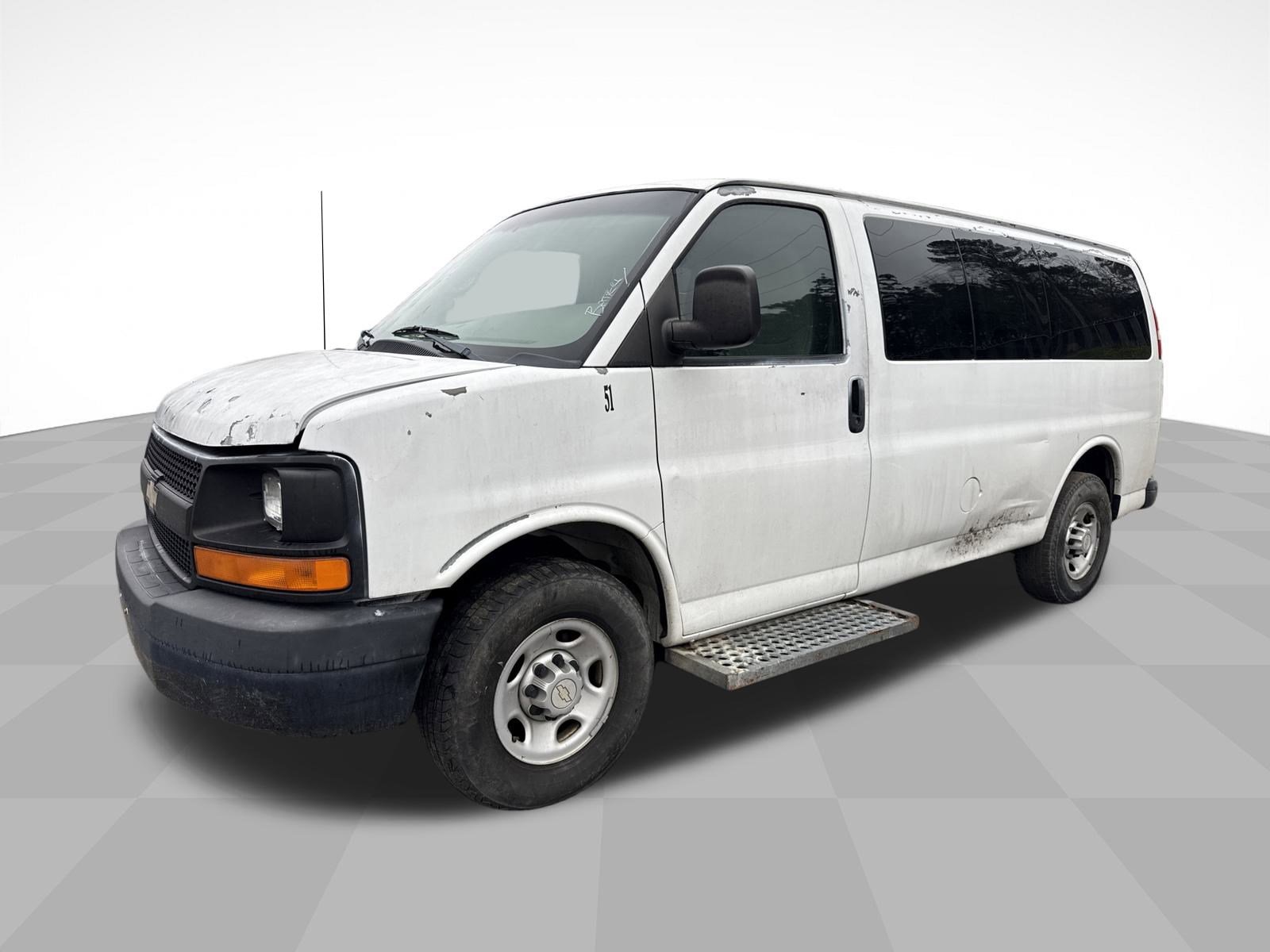 2011 Chevrolet Express LS's photo