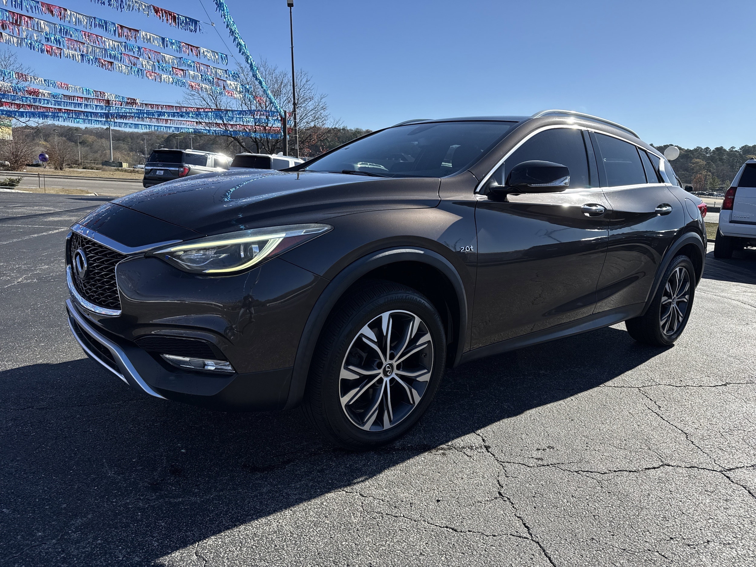 2017 INFINITI QX30 Premium's photo