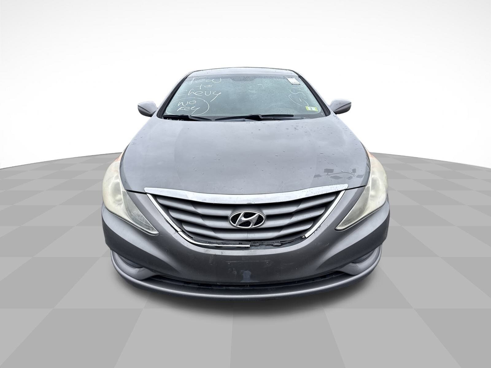 2011 Hyundai Sonata GLS photo 2