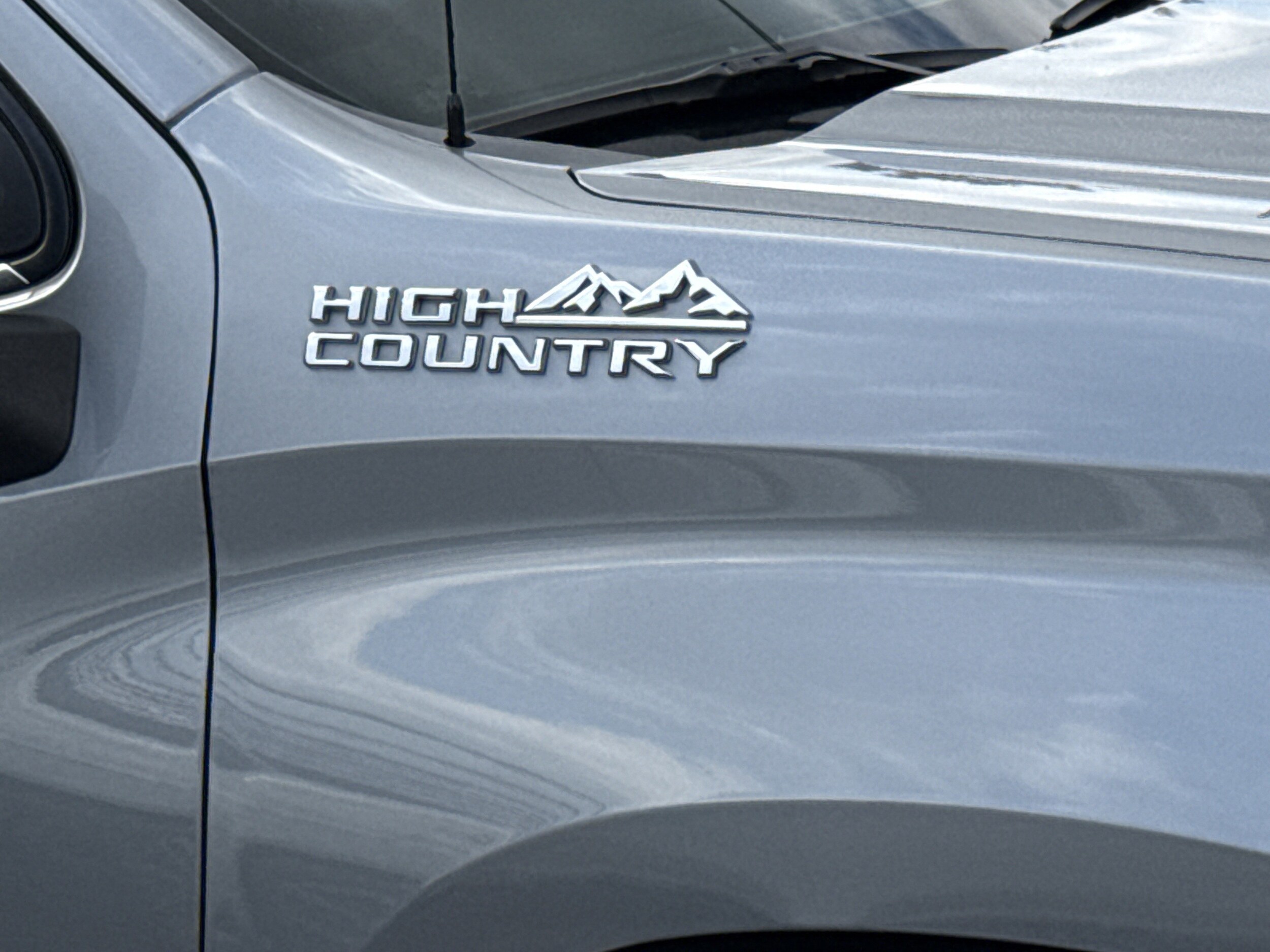 2020 Chevrolet Silverado 1500 High Country photo 3