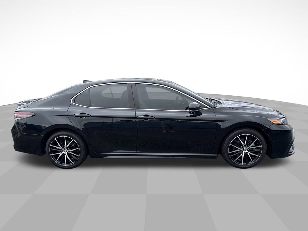 Used 2022 Toyota Camry SE AWD Sedan