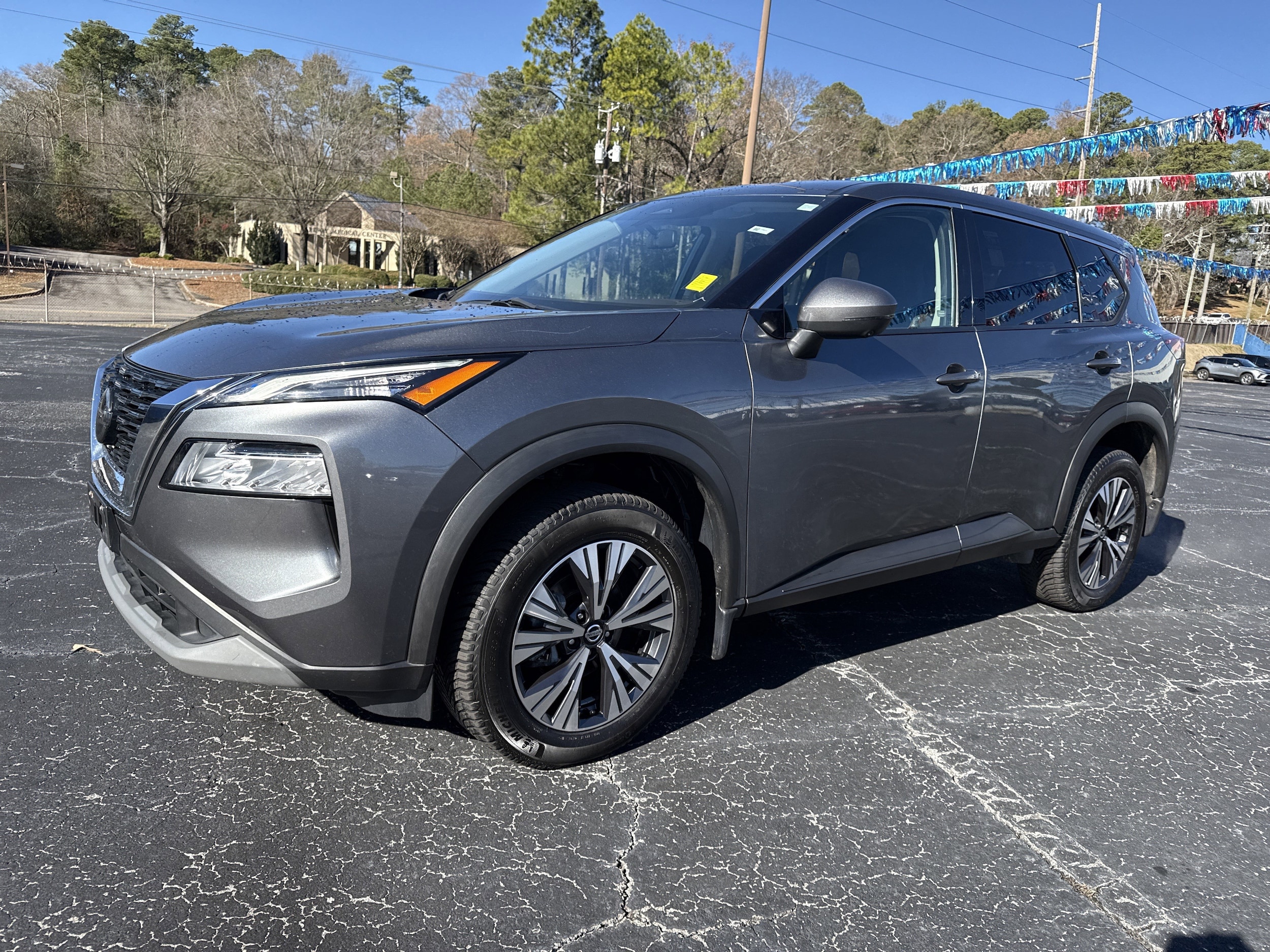 2021 Nissan Rogue SV's photo