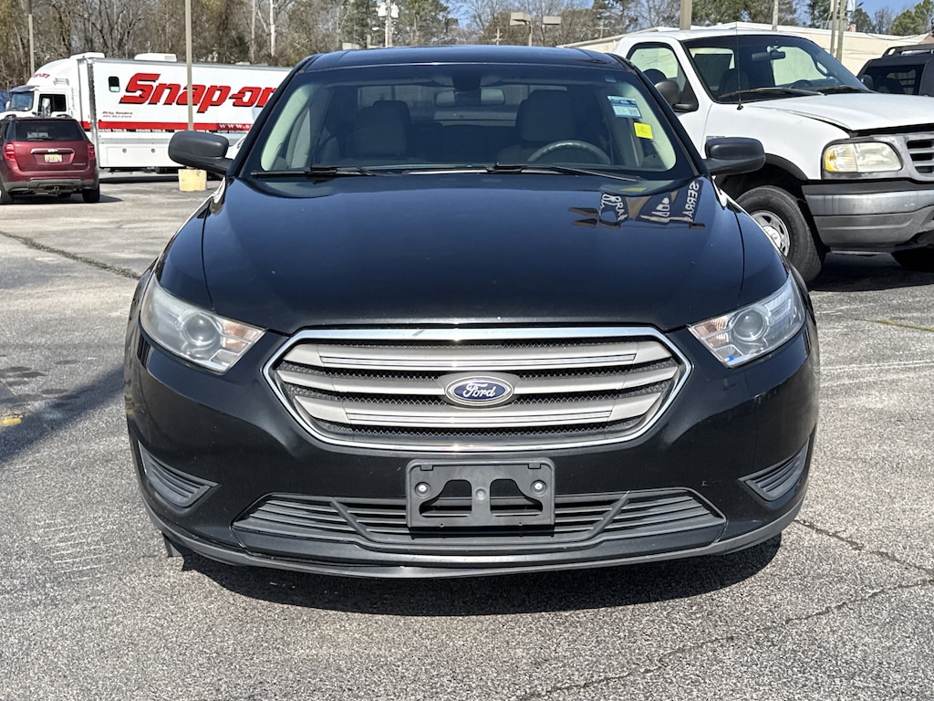 Used 2014 Ford Taurus SE