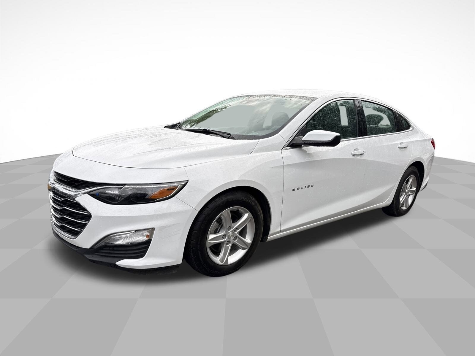 2020 Chevrolet Malibu LS photo 2