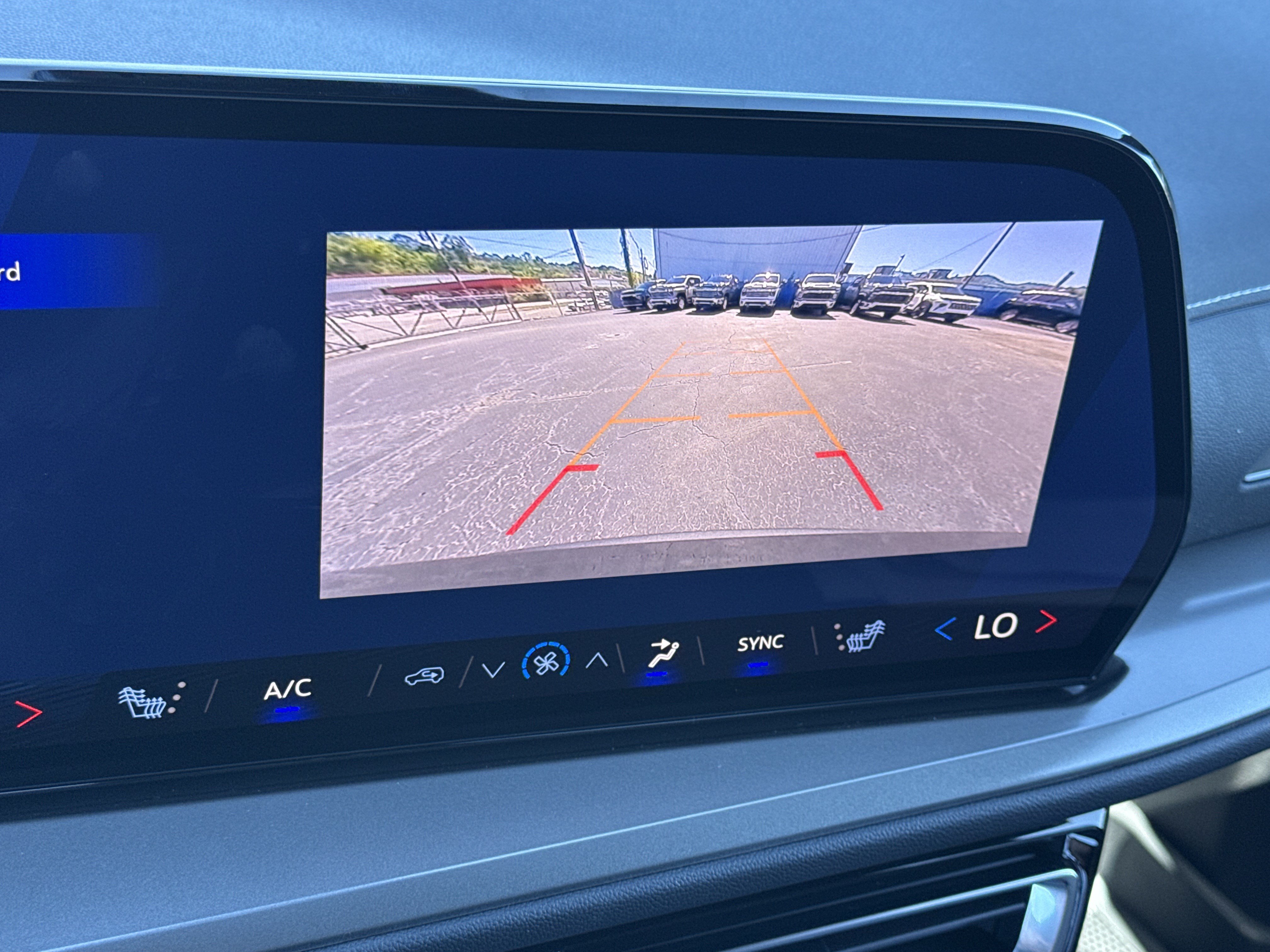 2027 Chevrolet Traverse LT - Photo 25