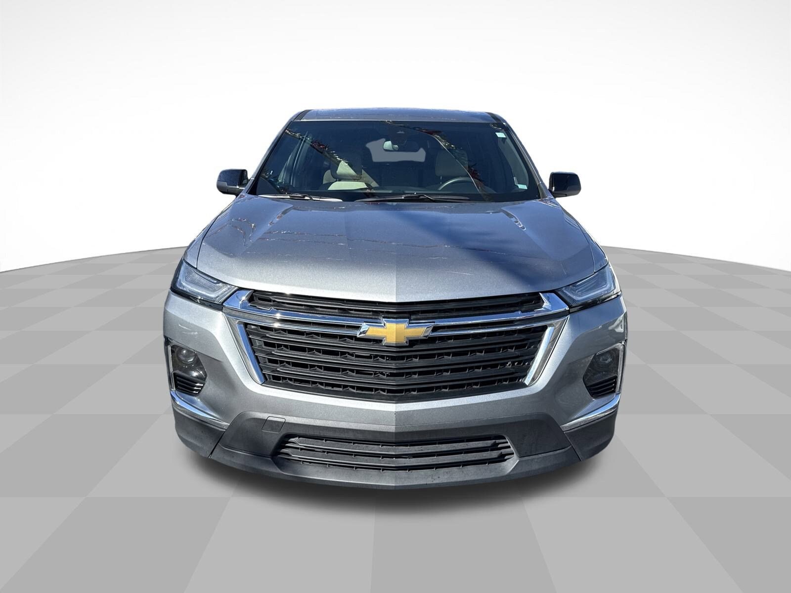 2023 Chevrolet Traverse LS photo 2