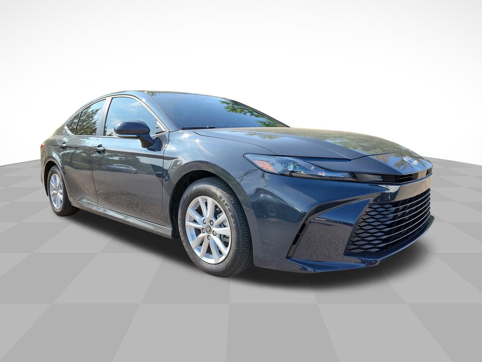2025 Toyota Camry LE photo 3