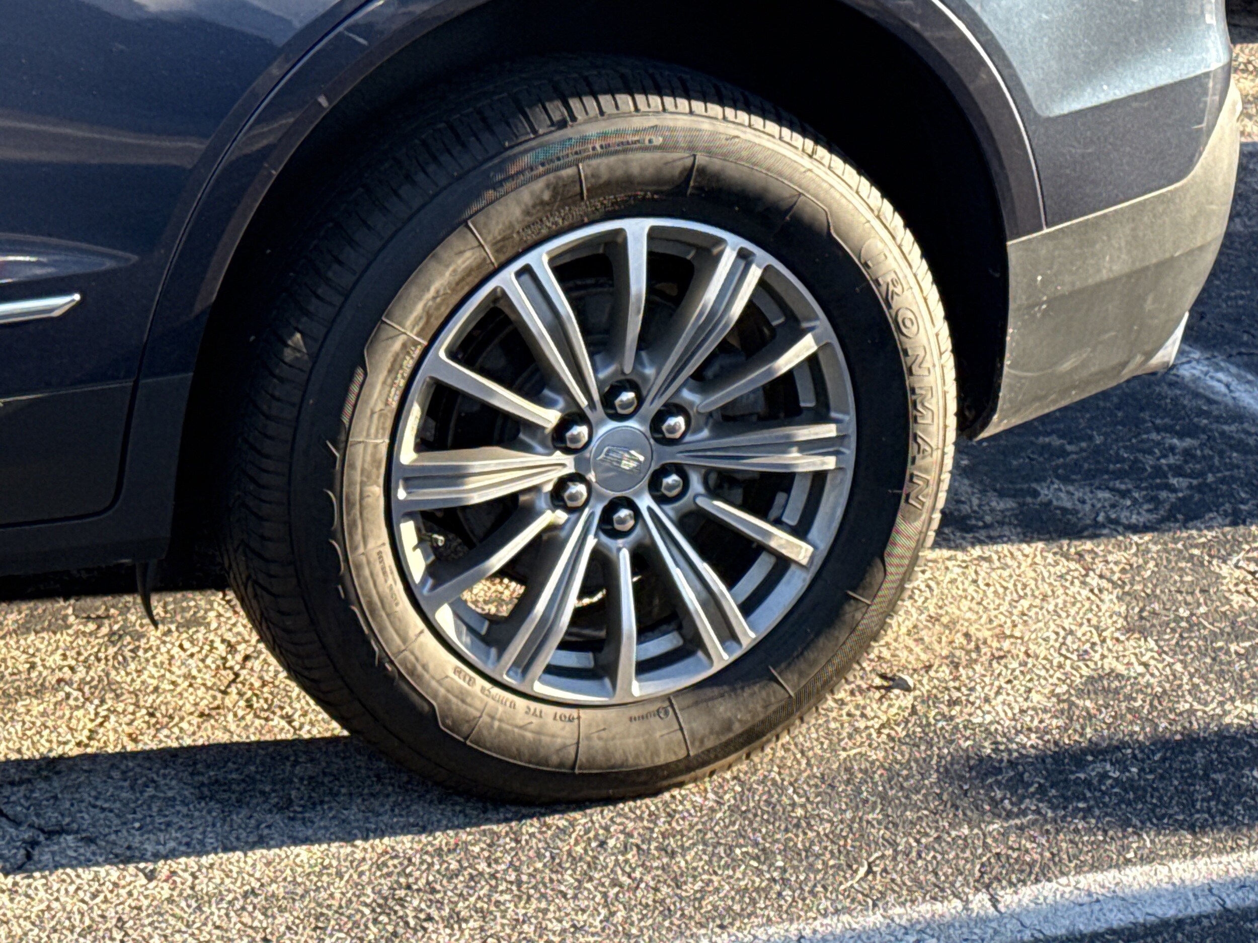 2018 Cadillac XT5 Luxury photo 3