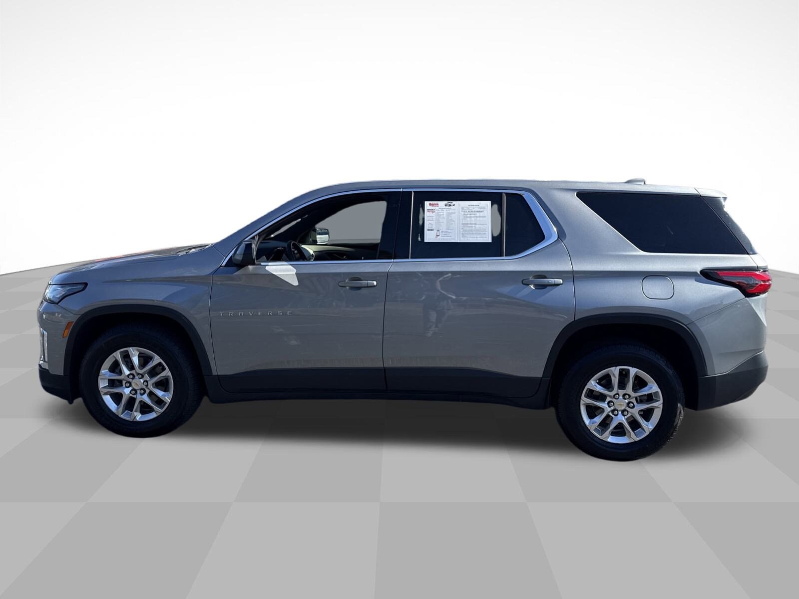 2023 Chevrolet Traverse LS photo 4