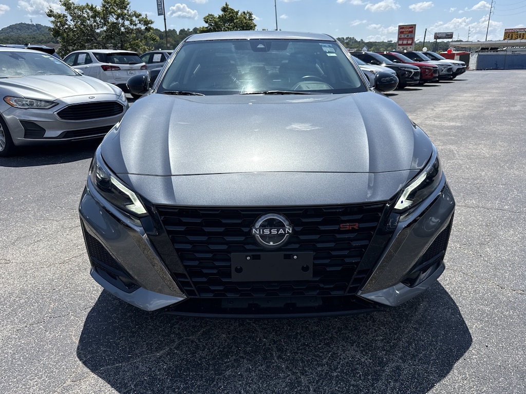 Used 2023 Nissan Altima SR FWD Sedan