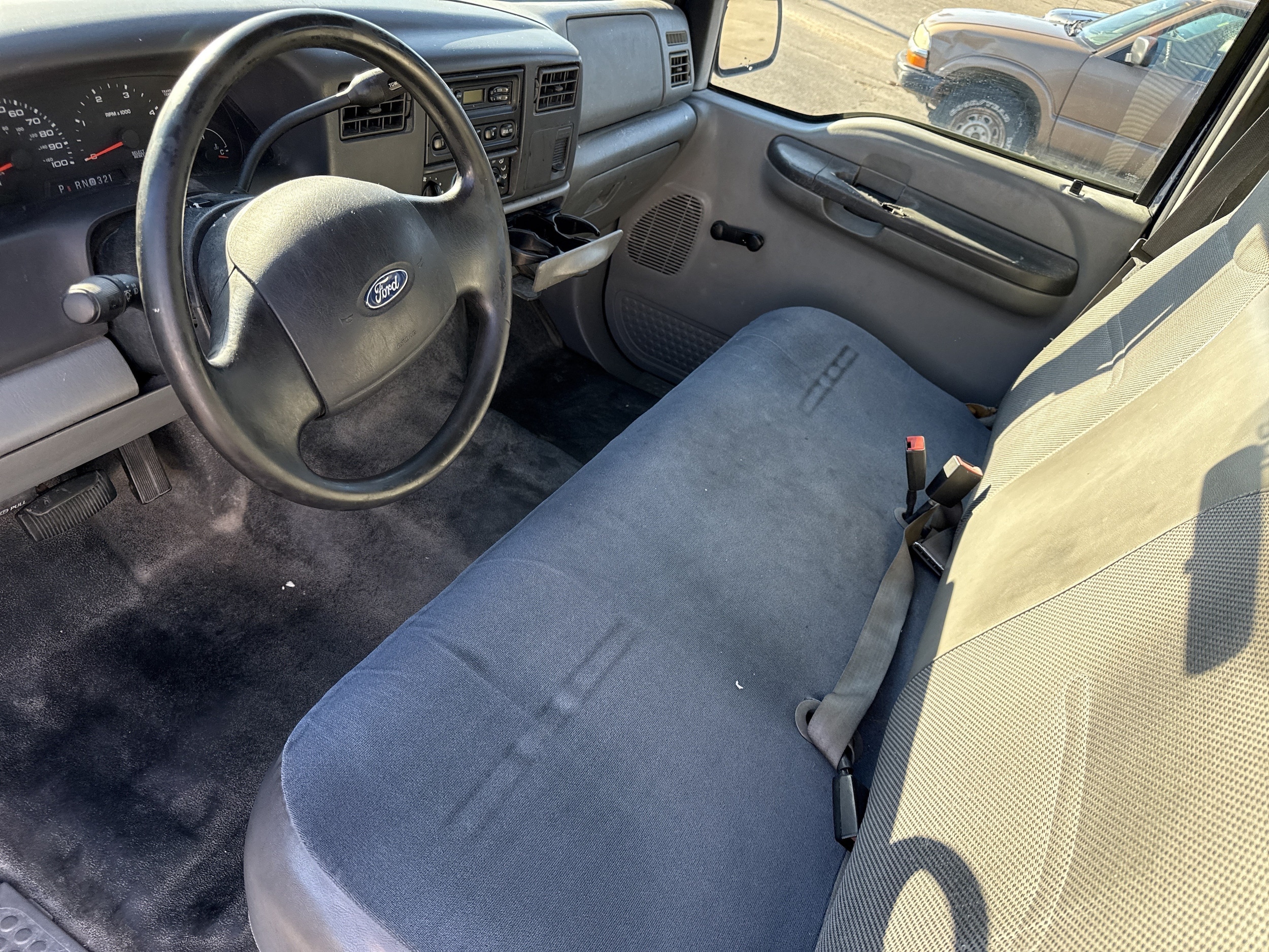 2003 Ford F-350 Super Duty XL - Photo 10