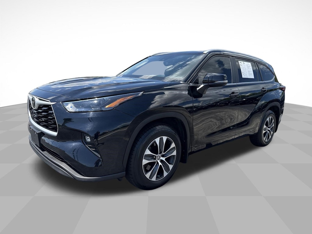 Used 2024 Toyota Highlander XLE SUV