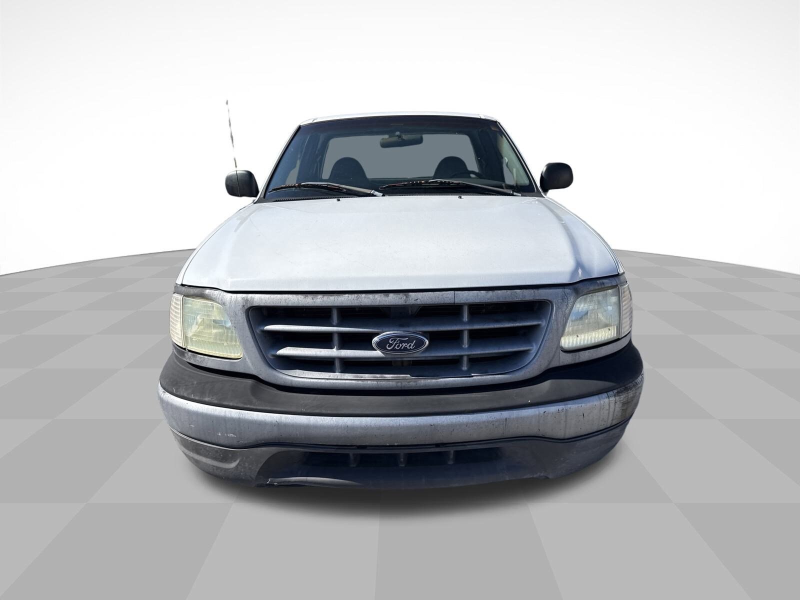 2002 Ford F-150 XL photo 2